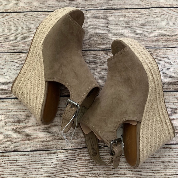 Universal Thread Espadrille Shield Wedges - Picture 7 of 8